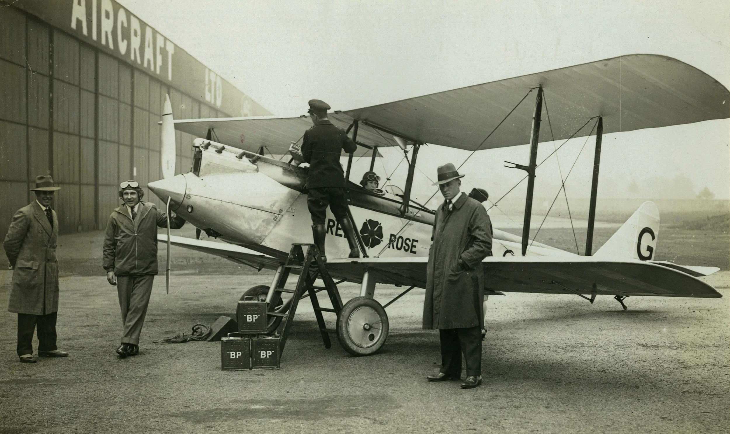 Bill and Chubbie with the Red Rose, Croydon 1927